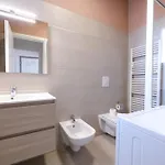 Smiling In Desenzano View Desenzanoloft Official Partner Homes & By Marriott Bonvoy Desenzano del Garda