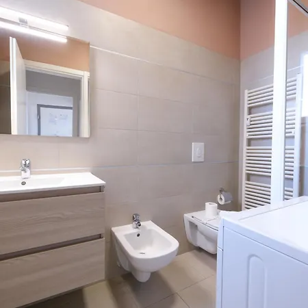 Smiling In Desenzano View Desenzanoloft Official Partner Homes & By Marriott Bonvoy Desenzano del Garda