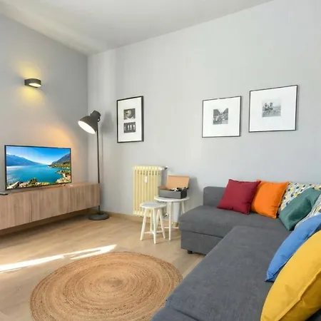Smiling In Desenzano View Desenzanoloft Official Partner Homes & By Marriott Bonvoy